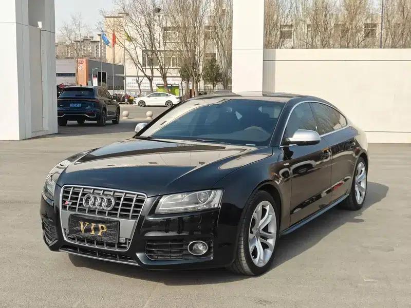 2010 Audi S5 3.0T Sportback — миниатюра 1