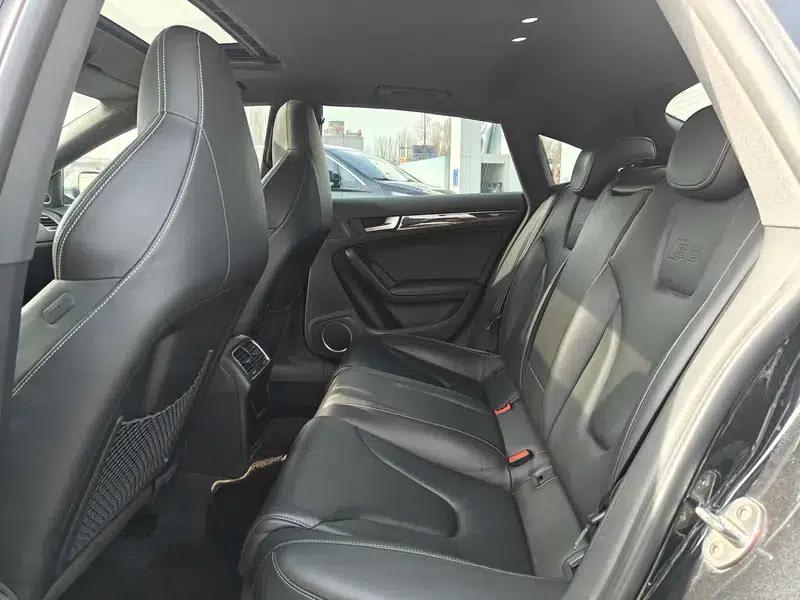 2010 Audi S5 3.0T Sportback — миниатюра 11