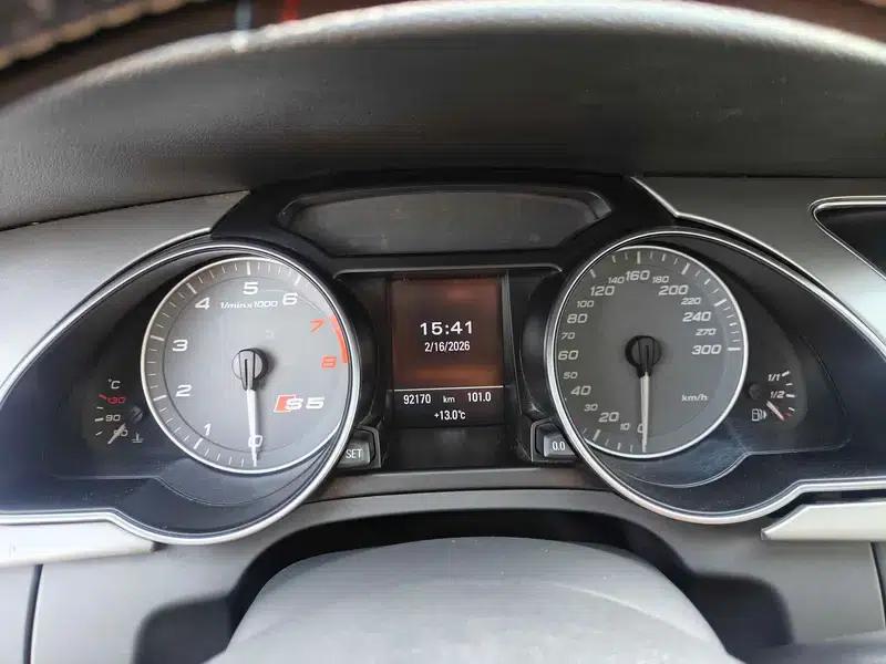 2010 Audi S5 3.0T Sportback — миниатюра 9