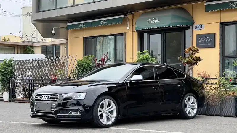 2012 Audi S5 3.0T Sportback — миниатюра 1