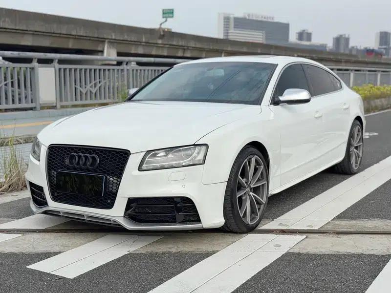 2010 Audi S5 3.0T Sportback — миниатюра 1
