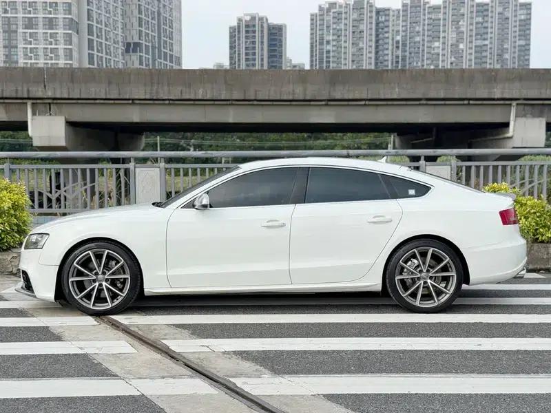 2010 Audi S5 3.0T Sportback — миниатюра 3