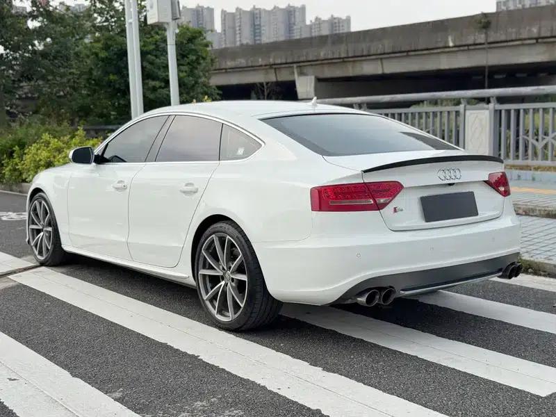 2010 Audi S5 3.0T Sportback — миниатюра 4