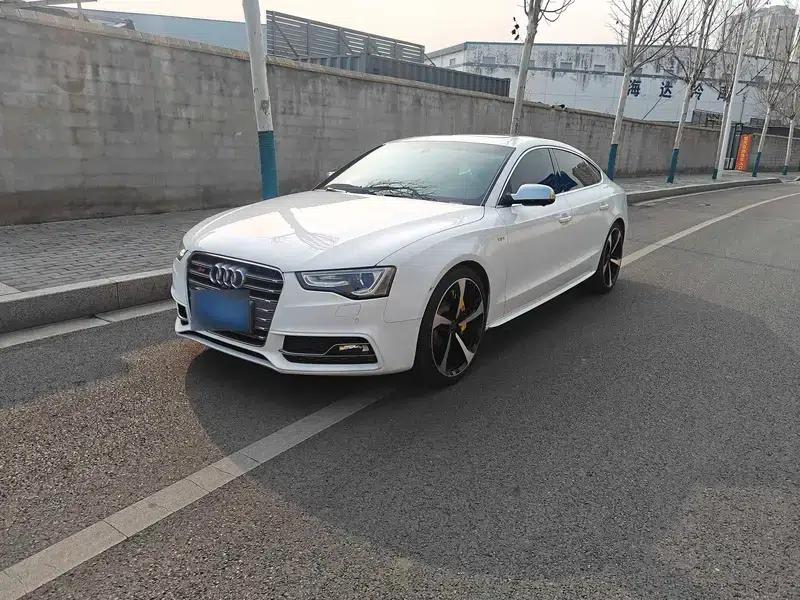 2012 Audi S5 3.0T Sportback — миниатюра 1