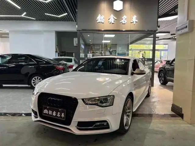 2012 Audi S5 3.0T Sportback — миниатюра 1