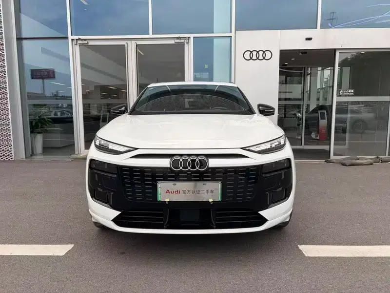 Audi Q6L e-tron 2026 First Edition — миниатюра 2