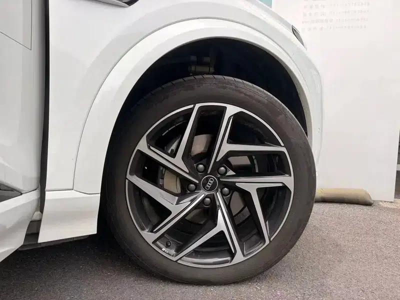 Audi Q6L e-tron 2026 First Edition — миниатюра 13