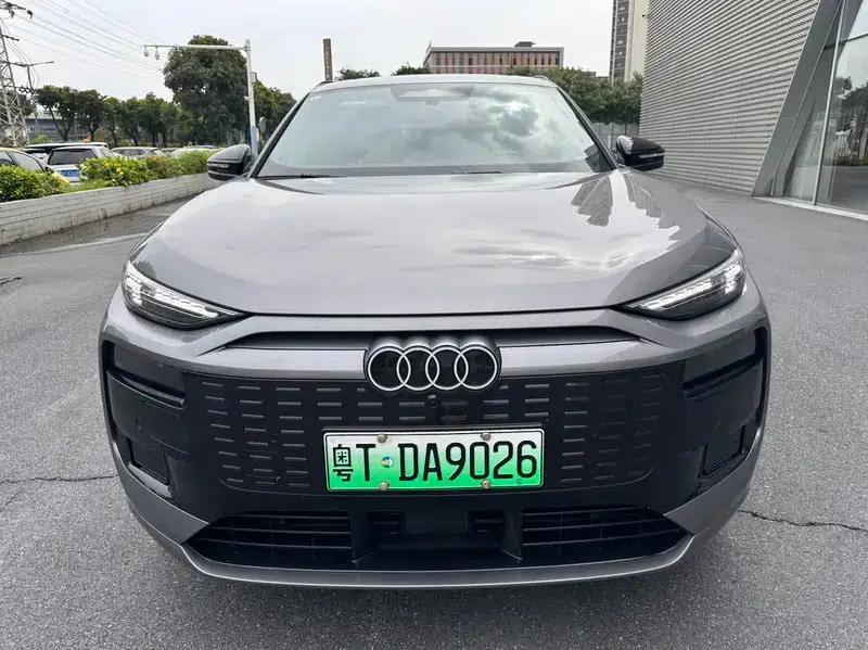 Audi Q6L e-tron 2026 First Edition — миниатюра 2
