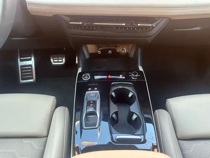 Audi Q6L e-tron 2026 First Edition — миниатюра 10