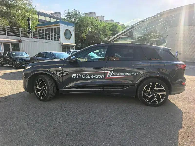 Audi Q6L e-tron 2026 First Edition — миниатюра 3