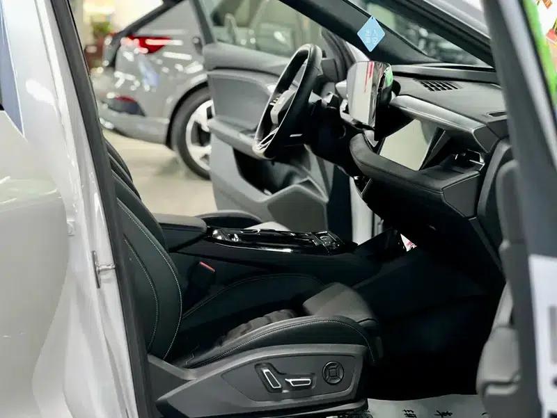 Audi Q6L e-tron 2026 First Edition — миниатюра 10