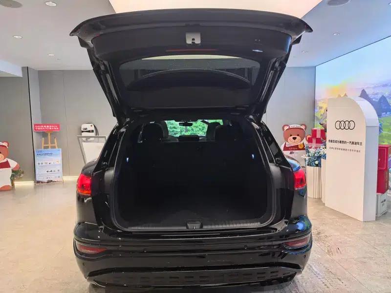 Audi Q6L e-tron 2026 First Edition — миниатюра 12