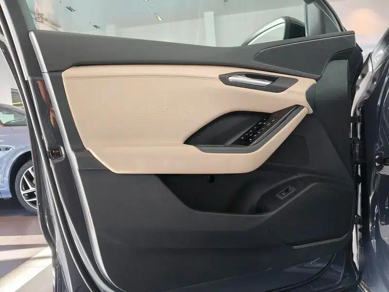 Audi Q6L e-tron 2026 First Edition — миниатюра 11