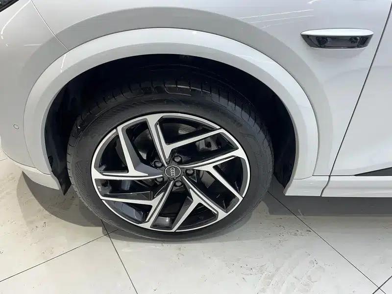 Audi Q6L e-tron 2026 First Edition — миниатюра 6