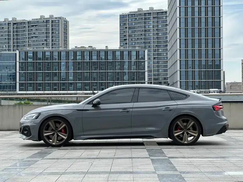 Audi RS 5 2022 2.9T Sportback Dark Gold Edition — миниатюра 4