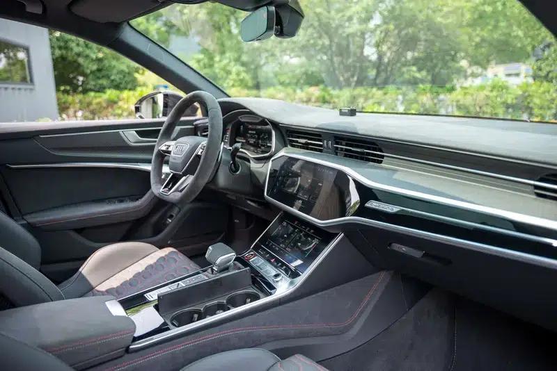 2025 Audi RS 6 Avant GT — миниатюра 11