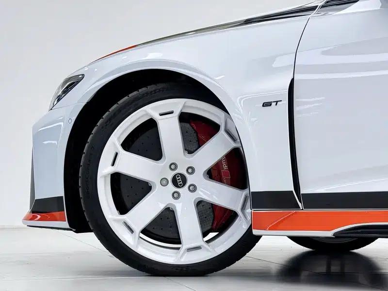 2025 Audi RS 6 Avant GT — миниатюра 11