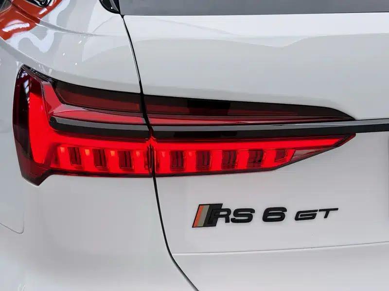 2025 Audi RS 6 Avant GT — миниатюра 8