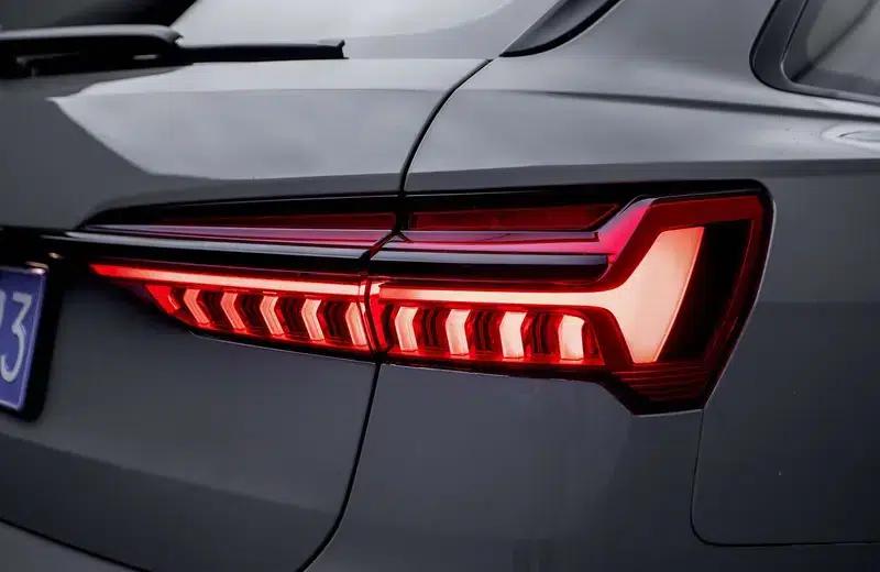 2021 Audi RS 6 RS 6 4.0T Avant — миниатюра 12