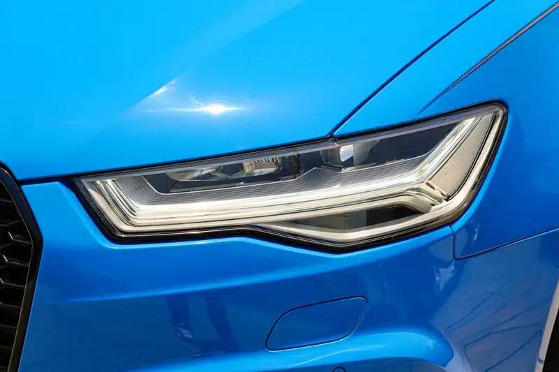 Audi RS 6 2018 4.0T Avant Limited Edition — миниатюра 9
