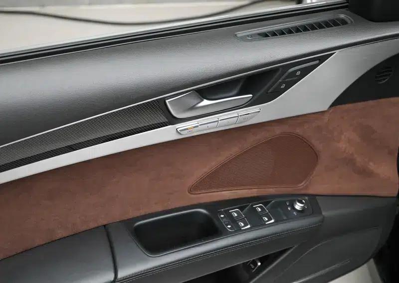 2013 Audi S8 4.0TFSI quattro — миниатюра 21