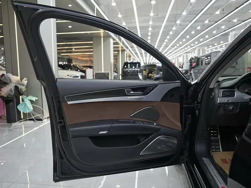 2013 Audi S8 4.0TFSI quattro — миниатюра 18