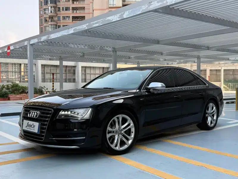2013 Audi S8 4.0TFSI quattro — миниатюра 1