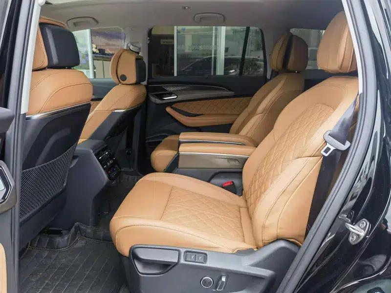 Audi Q6 2024 45TFSI quattro Qiyun Edition Yulin Package 6-seater — миниатюра 8
