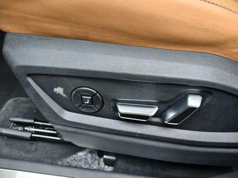 Audi Q6 2024 45TFSI quattro Qiyun Edition Yulin Package 6-seater — миниатюра 8