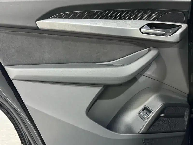 Audi Q6 2023 45TFSI quattro Qiyun Light Flying Rider Package — миниатюра 14