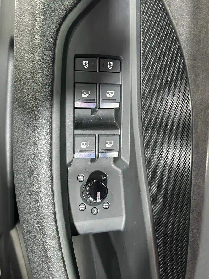 Audi Q6 2023 45TFSI quattro Qiyun Light Flying Rider Package — миниатюра 23