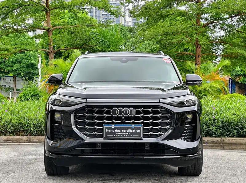 Audi Q6 2024 45TFSI quattro Black Knight Edition Flying Rider Package 7-seater — миниатюра 2