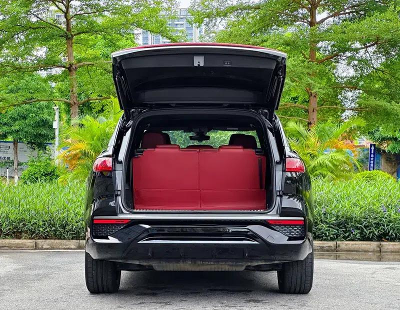 Audi Q6 2024 45TFSI quattro Black Knight Edition Flying Rider Package 7-seater — миниатюра 13