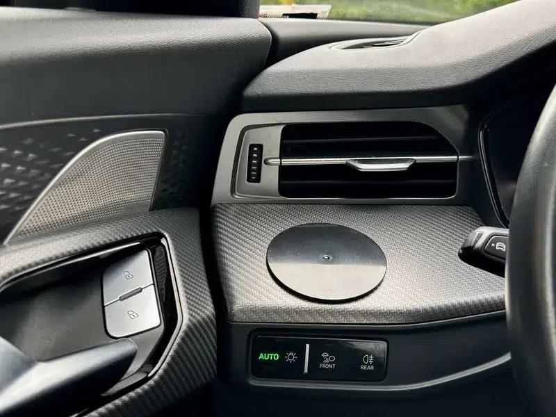 Audi Q6 2024 45TFSI quattro Black Knight Edition Flying Rider Package 7-seater — миниатюра 17