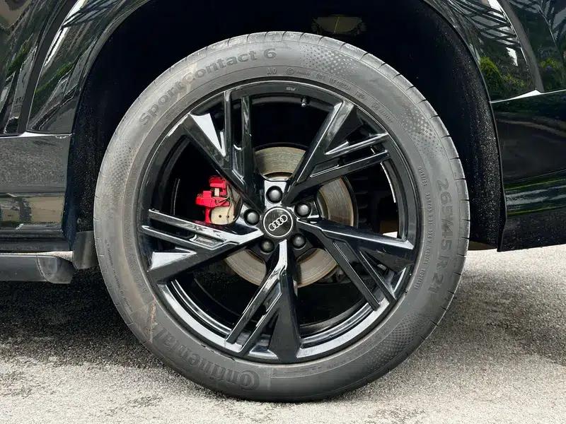 Audi Q6 2024 45TFSI quattro Black Knight Edition Flying Rider Package 7-seater — миниатюра 22