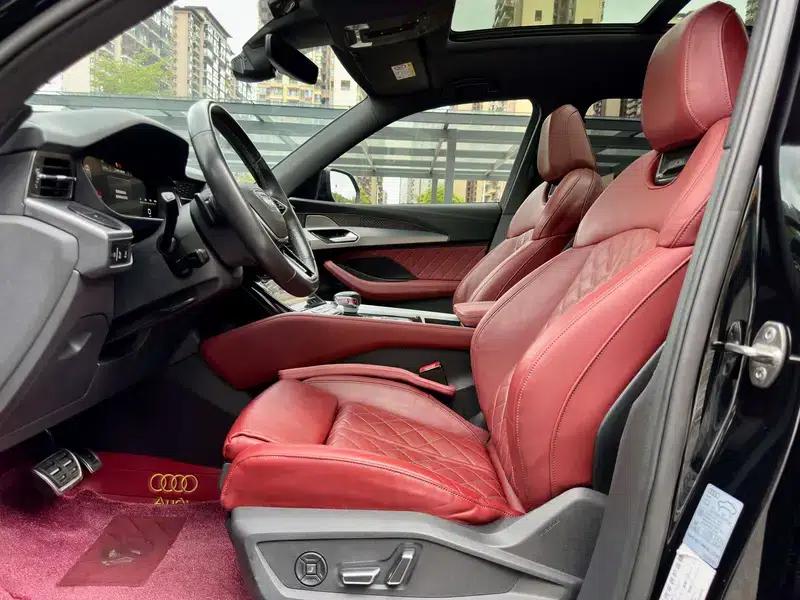 Audi Q6 2024 45TFSI quattro Black Knight Edition Flying Rider Package 7-seater — миниатюра 32