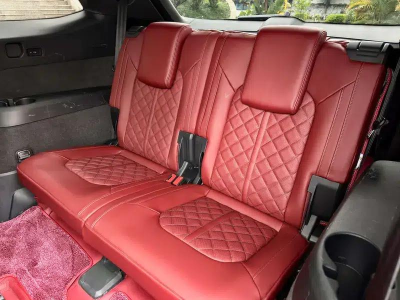 Audi Q6 2024 45TFSI quattro Black Knight Edition Flying Rider Package 7-seater — миниатюра 39