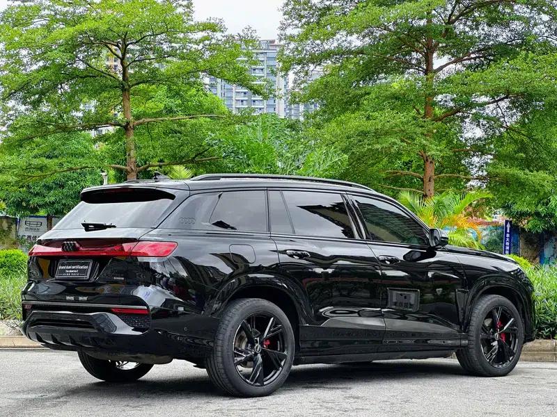 Audi Q6 2024 45TFSI quattro Black Knight Edition Flying Rider Package 7-seater — миниатюра 7
