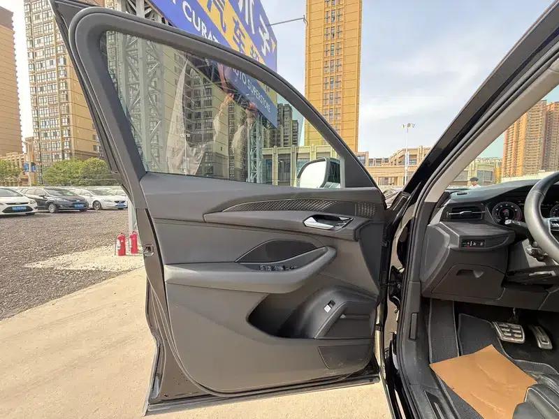 Audi Q6 2024 40TFSI quattro Cloud View Edition, Feathered Forest Package, 7-seater — миниатюра 15