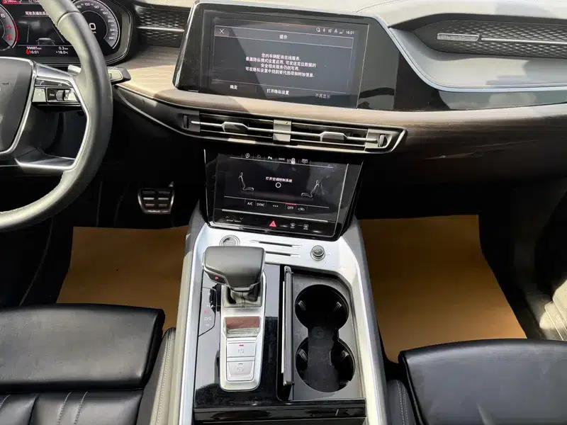 Audi Q6 2024 40TFSI quattro Cloud View Edition, Feathered Forest Package, 7-seater — миниатюра 7