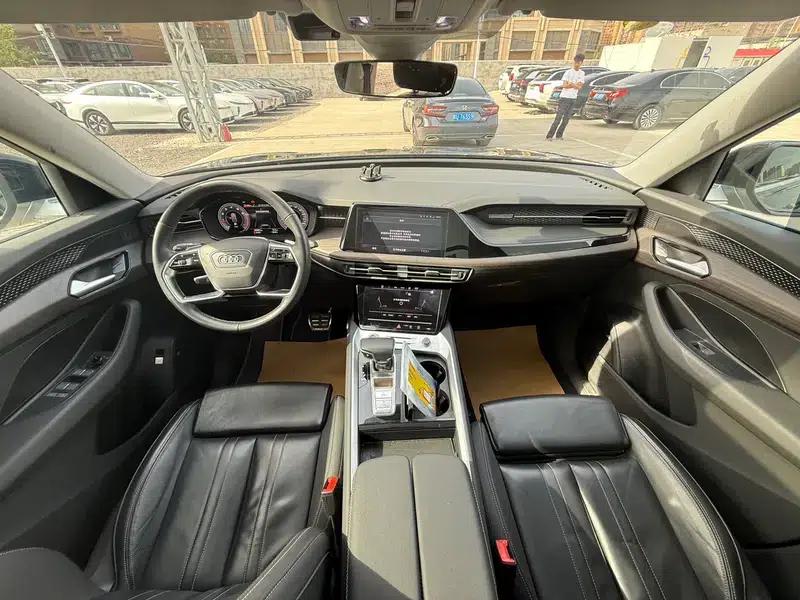 Audi Q6 2024 40TFSI quattro Cloud View Edition, Feathered Forest Package, 7-seater — миниатюра 9