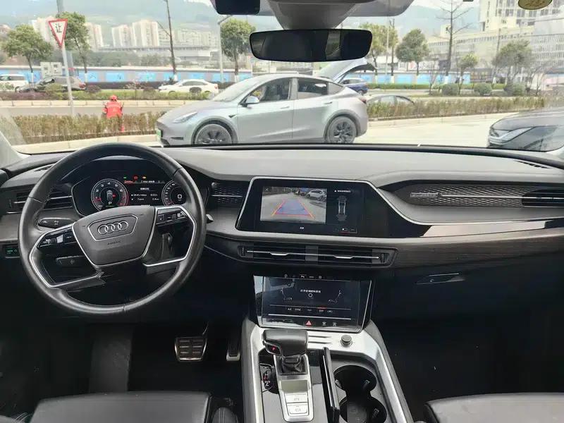 Audi Q6 2024 40TFSI quattro Cloud View Edition, Feathered Forest Package, 7-seater — миниатюра 6