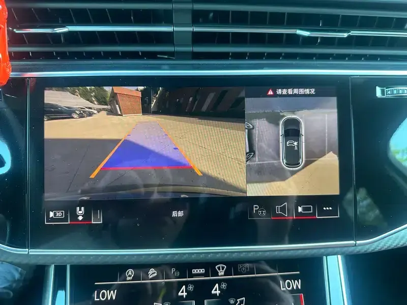 Audi SQ7 2024 4.0 TFSI — миниатюра 13