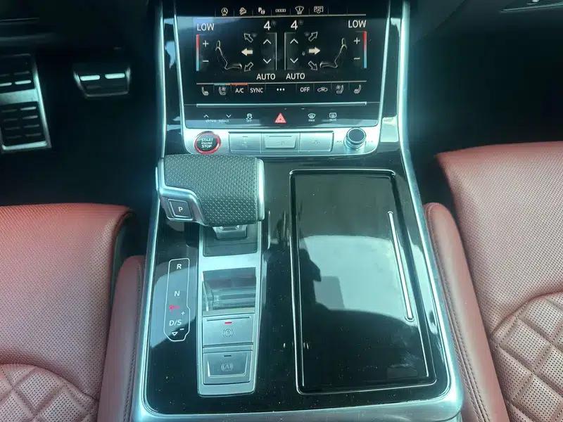 Audi SQ7 2024 4.0 TFSI — миниатюра 19