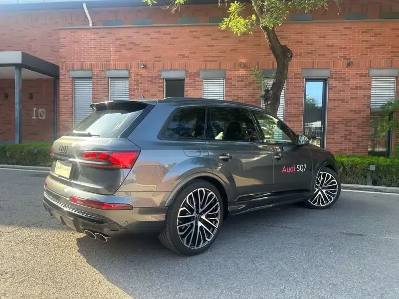 Audi SQ7 2024 4.0 TFSI — миниатюра 4