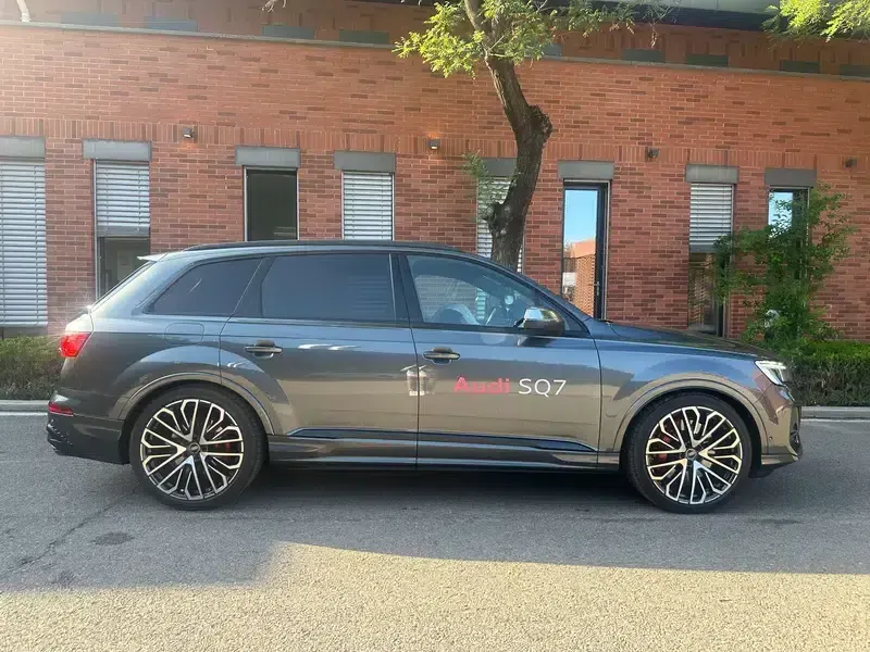 Audi SQ7 2024 4.0 TFSI — миниатюра 5