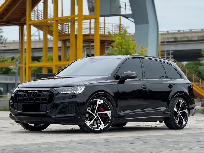 Audi SQ7 2024 4.0 TFSI Dark Knight Edition — миниатюра 1