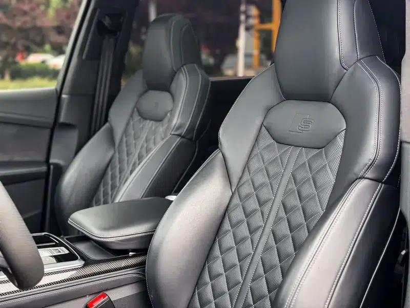 Audi SQ7 2024 4.0 TFSI Dark Knight Edition — миниатюра 15
