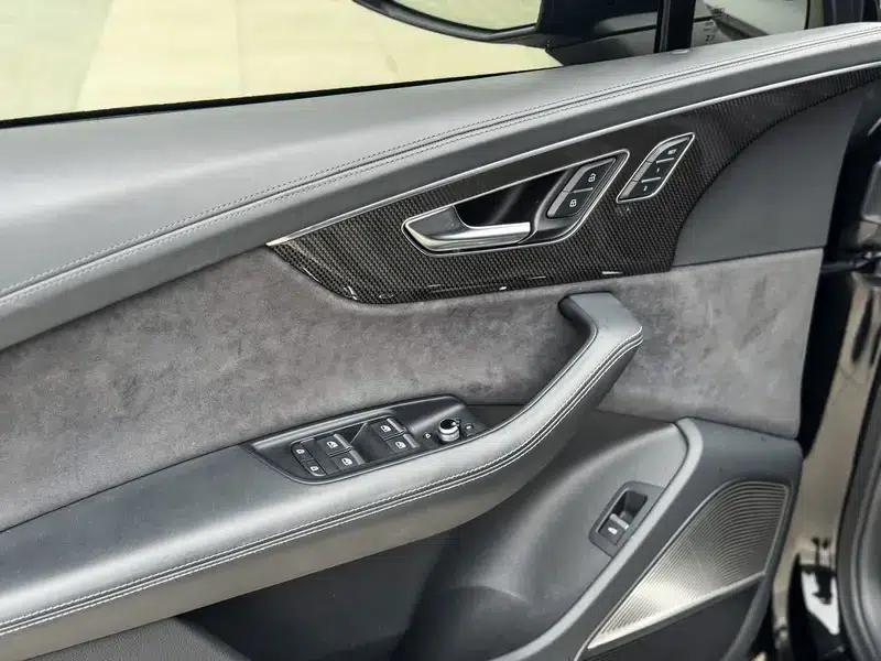 Audi SQ7 2024 4.0 TFSI Dark Knight Edition — миниатюра 18