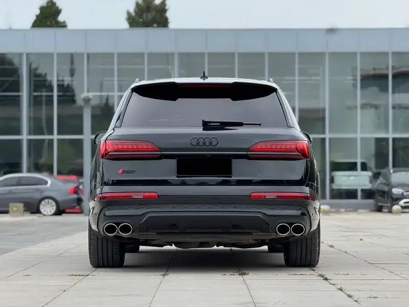 Audi SQ7 2024 4.0 TFSI Dark Knight Edition — миниатюра 5